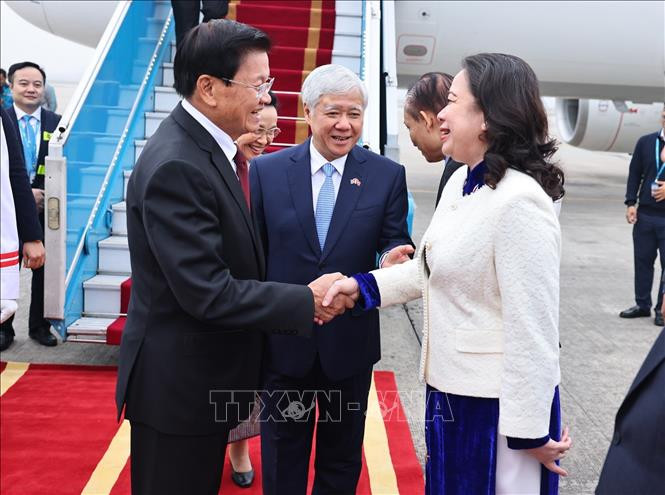 Tổng Bí thư, Chủ tịch nước Lào bắt đầu thăm cấp Nhà nước tới Việt Nam