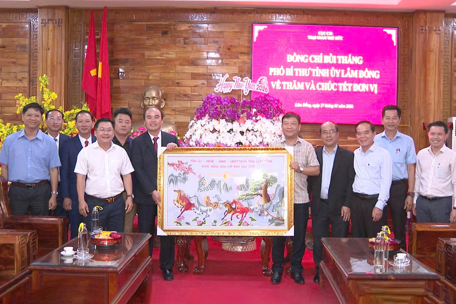 Đồng chí Bùi Thắng, Phó Bí thư Tỉnh ủy Lâm Đồng thăm, chúc Tết Trại giam Thủ Đức