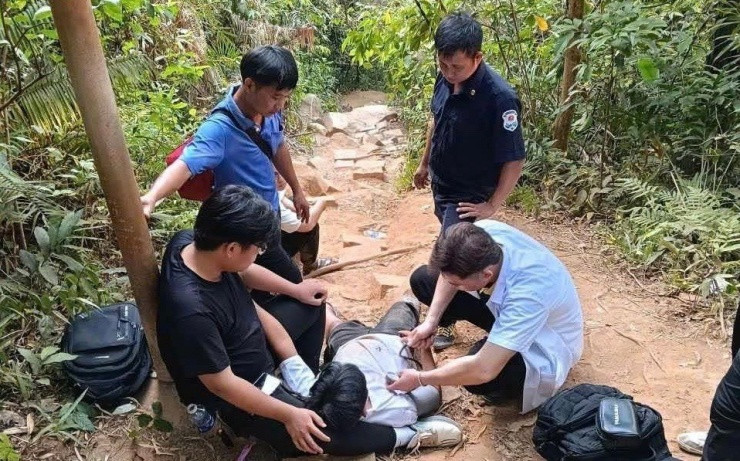 Chinh phục núi Bà Đen an toàn: Những lưu ý bắt buộc để tránh lạc đường và tai nạn