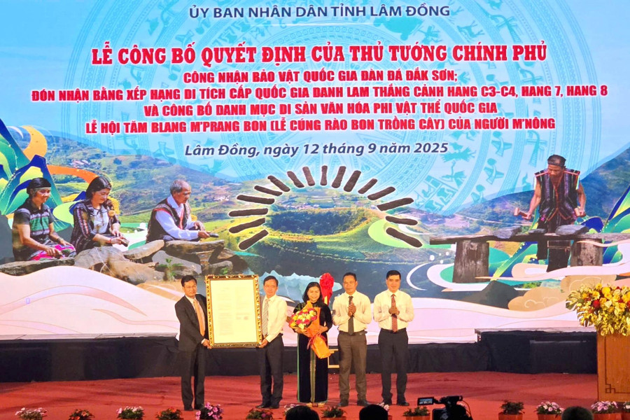 Tản mạn về đá thiêng