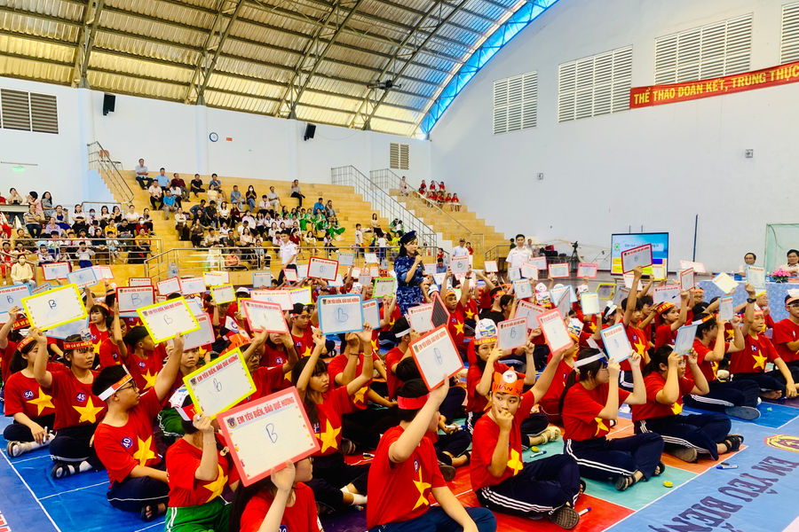 Lan tỏa tình yêu biển, đảo trong học sinh