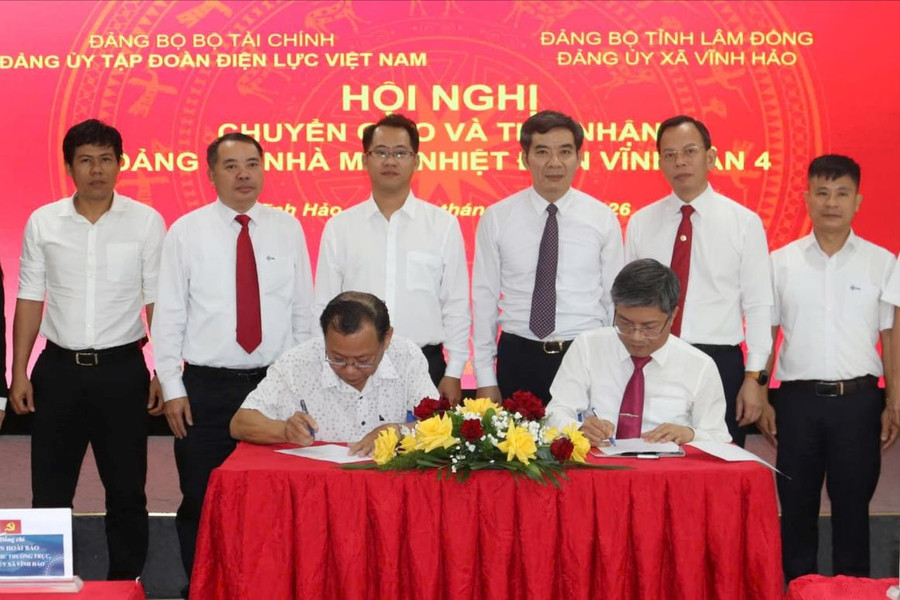 Đảng bộ xã Vĩnh Hảo tiếp nhận Đảng bộ NMNĐ Vĩnh Tân 4