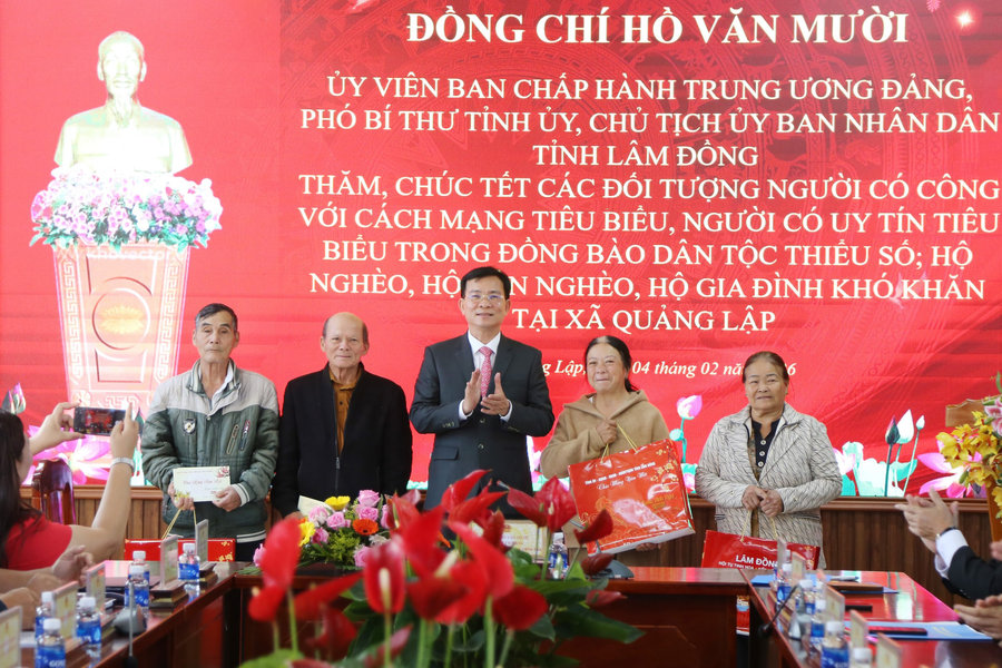 Chủ tịch UBND tỉnh Lâm Đồng Hồ Văn Mười thăm, chúc Tết các xã Đơn Dương, Quảng Lập