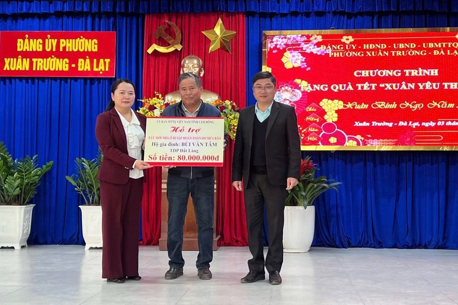 Xuân Trường - Đà Lạt hỗ trợ hơn 300 triệu đồng cho người dân khó khăn đón Tết