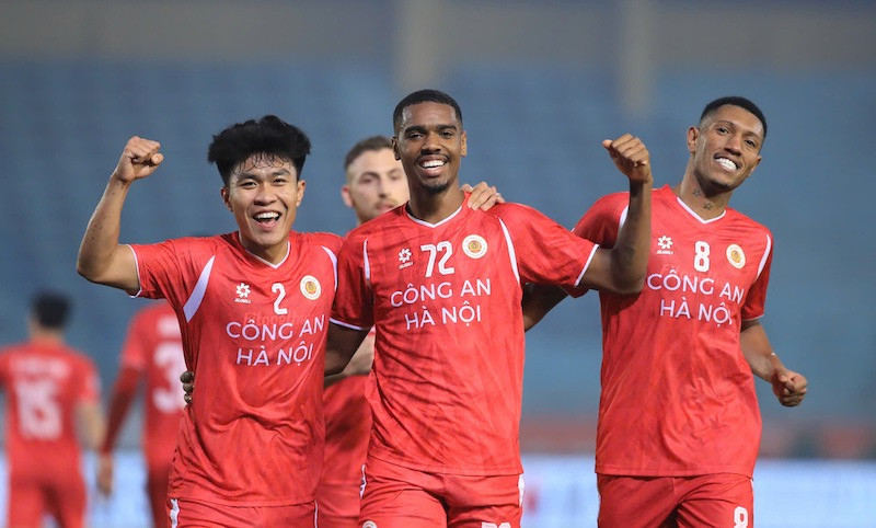 CAHN thắng hủy diệt Tampines Rovers 6-1 trong ngày chia tay Cúp Đông Nam Á