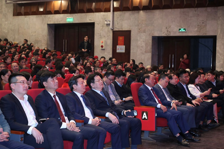 Đường lên phía trước: Bản hòa ca nghệ thuật kỷ niệm 96 năm ngày thành lập Đảng
