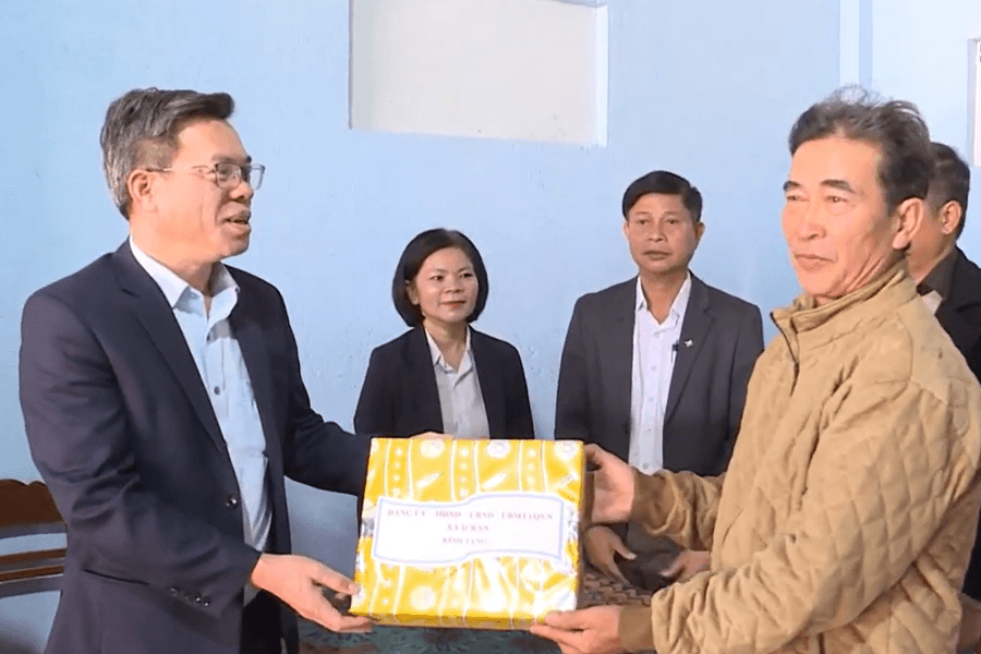 Tết sớm ấm áp nghĩa tình ở xã D’Ran