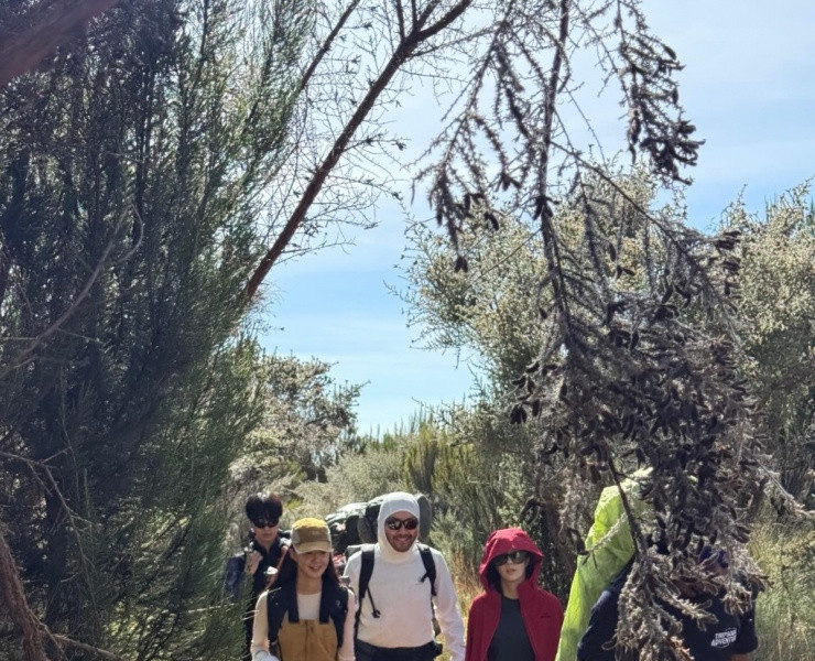 Kilimanjaro: Hành trình chinh phục nóc nhà châu Phi của diễn viên Lee Si Young