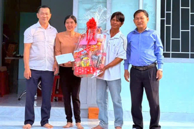 Hàm Kiệm bàn giao nhà cho hộ nghèo, chăm lo Tết an sinh trước Xuân Bính Ngọ