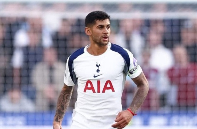 Tin chuyển nhượng 6/2: Real và Barca đại chiến vì Romero, Napoli đàm phán chiêu mộ Sterling