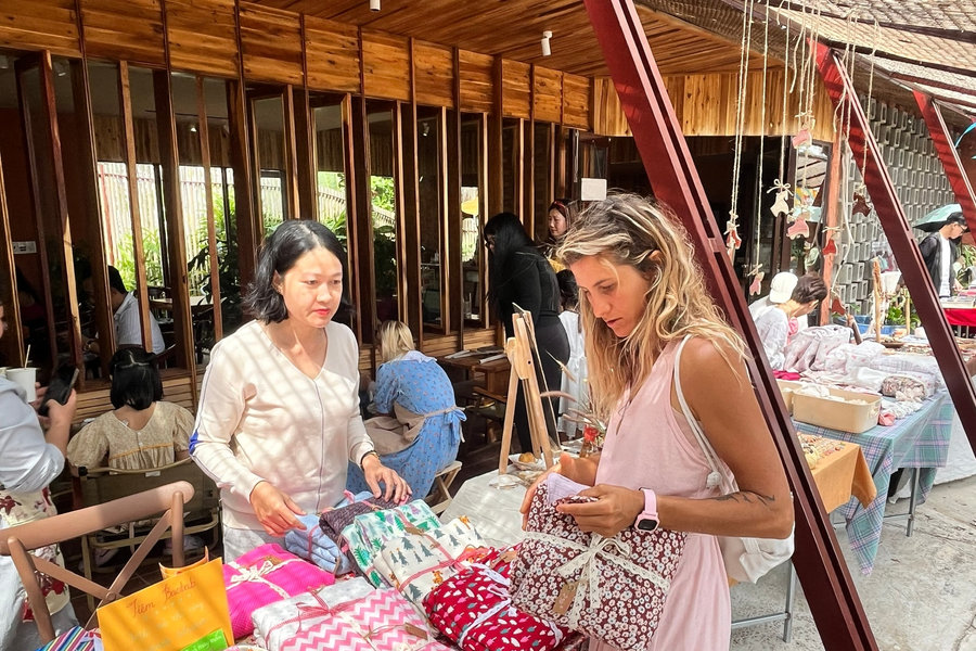 The green market: A gathering place for young people with similar vibes
