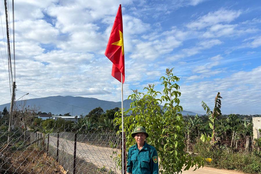 Làng tôi có những ngọn cờ