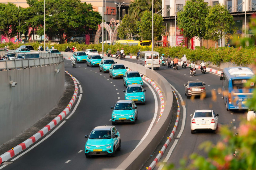 Xe điện chiếm lĩnh thị trường taxi Việt Nam: Doanh thu chính thức vượt xe xăng vào cuối năm 2025