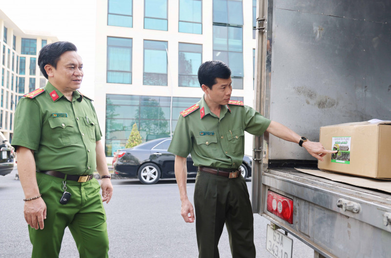 Công an TP Cần Thơ triệt phá đường dây sản xuất phân bón giả quy mô lớn