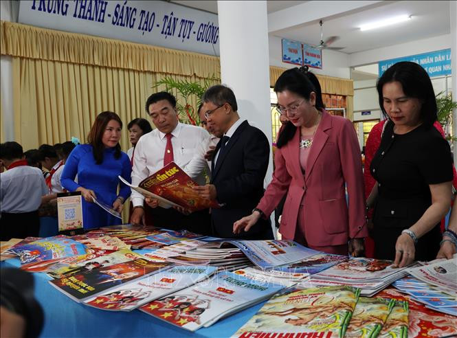 Rộn ràng Hội Báo Xuân Bính Ngọ 2026