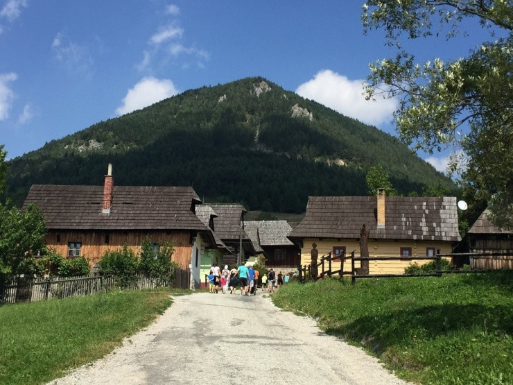 Slovakia: Ngôi làng cổ Vlkolinec muốn từ bỏ danh hiệu UNESCO vì quá tải du lịch