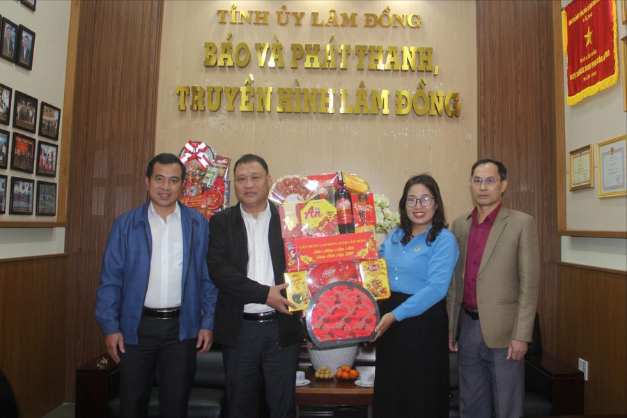 Các đơn vị thăm, chúc Tết Báo và Phát thanh, Truyền hình Lâm Đồng