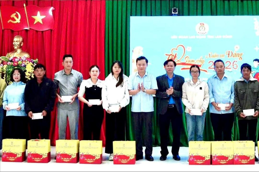 Trao 171 suất quà cho đoàn viên, người lao động khó khăn phường Bắc Gia Nghĩa