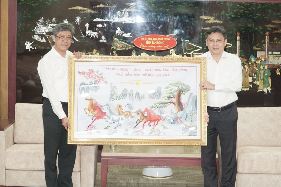 Lam Dong Leaders Extend Lunar New Year Greetings to Major Universities in Ho Chi Minh City
