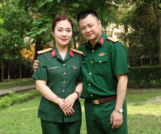 NSND Tự Long: Chân dung Đại tá, Tiến sĩ và quan điểm nuôi dạy 3 con tại trường dân lập