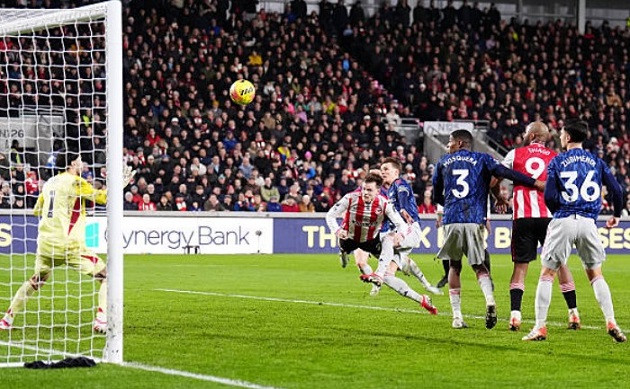 Arsenal chia điểm đầy cay đắng trước Brentford: Khi tử huyệt bóng bổng lộ diện