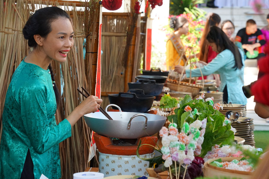 Khách quốc tế trải nghiệm Tết Việt tại Mũi Né