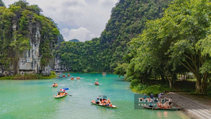 Ninh Bình điều chỉnh lịch đón khách dịp Tết 2026: Những lưu ý quan trọng cho hành trình du xuân