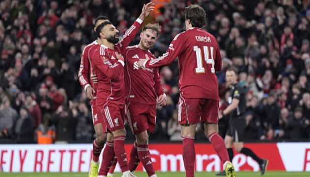 Salah tỏa sáng rực rỡ, Liverpool đè bẹp Brighton 3-0 tại vòng 4 FA Cup
