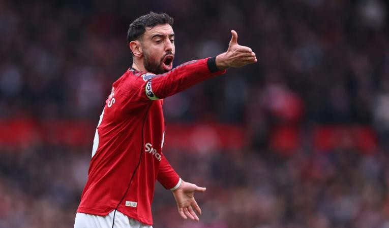 Bruno Fernandes thăng hoa dưới thời Carrick: Cơ hội giải cơn khát Quả bóng Vàng cho MU
