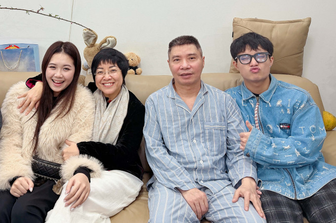 MC Thảo Vân cùng con trai chúc Tết NSND Công Lý: Cách ứng xử văn minh sau ly hôn