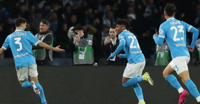 Napoli 2-2 AS Roma: Tân binh Alisson Santos giải cứu đội chủ nhà phút 82