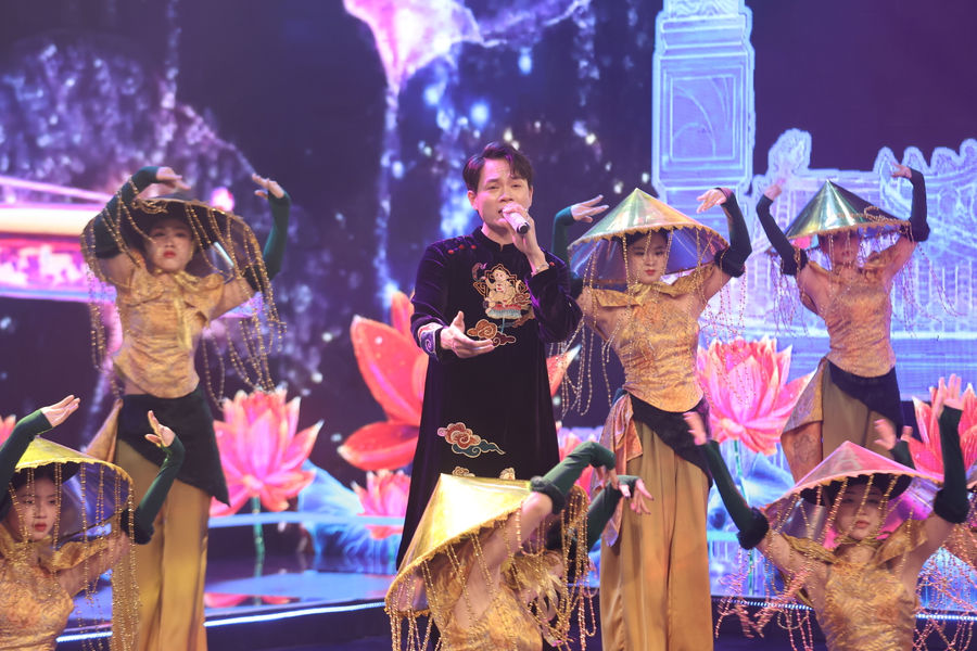 NSƯT Chí Trung gây bất ngờ với màn "bắn rap" sôi động trong chương trình 12 Con giáp