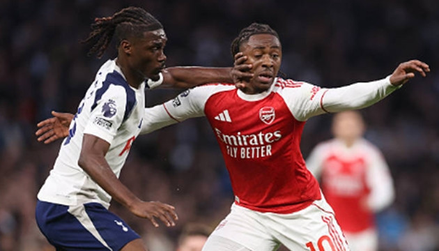 Arsenal thắng đậm Tottenham 4-1: Điểm sáng Yves Bissouma giữa đống đổ nát