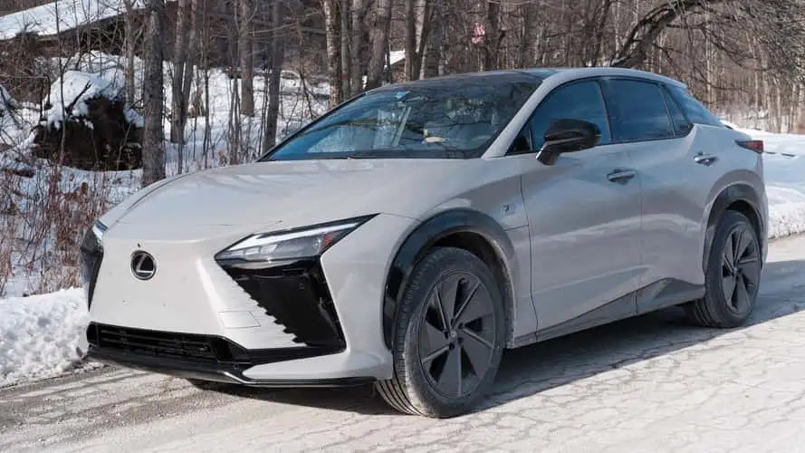 Lexus RZ 550e F Sport 2026: Hộp số giả lập 8 cấp có thực sự tạo nên khác biệt?