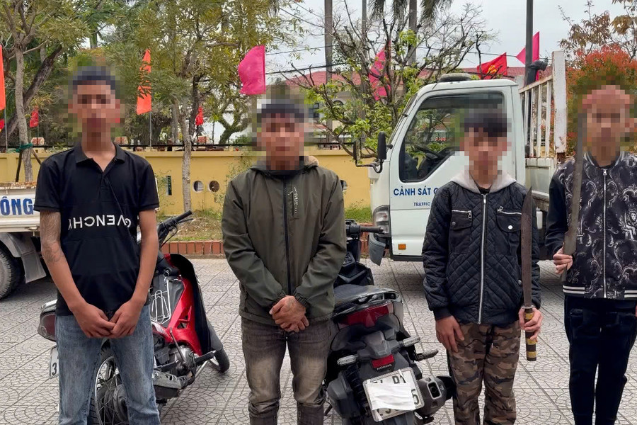 TP Huế: Triệu tập nhóm thanh thiếu niên mang hung khí chạy xe lạng lách để quay TikTok