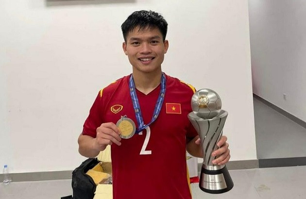 Hậu vệ Hồ Văn Cường đứt dây chằng, nghỉ thi đấu đến hết năm 2026