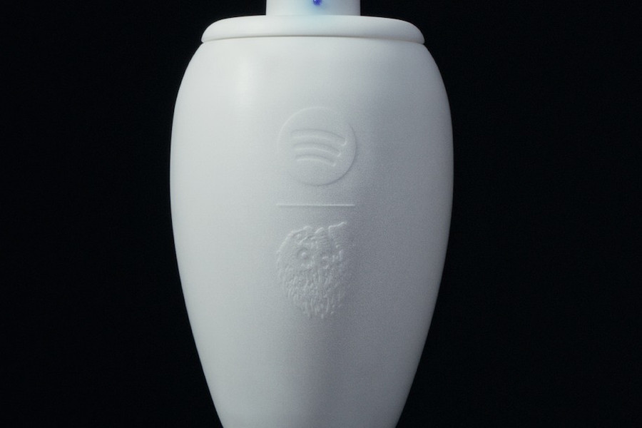 Spotify ra mắt loa Bluetooth Eternal Playlist Urn hình hũ đựng tro cốt giá 495 USD