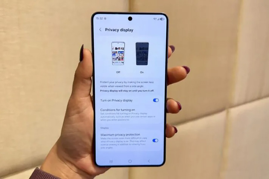 Công nghệ Privacy Display trên Galaxy S26 Ultra có thay thế được miếng dán chống nhìn trộm?