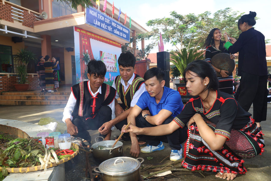 Ước mơ “gieo chữ ” của H’Phuối