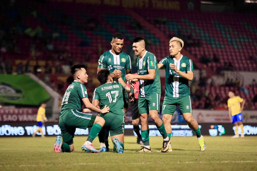 Đồng Nai đè bẹp Đồng Tháp 5-1: Chính thức vô địch lượt đi giải Hạng Nhất sớm một vòng