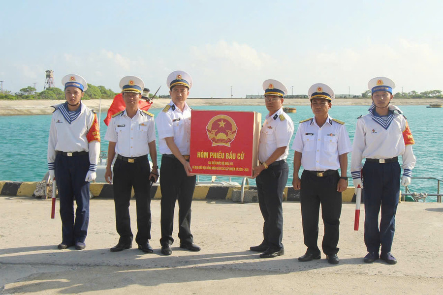 Tổ chức tốt các hội nghị tiếp xúc cử tri trước ngày bầu cử Quốc hội khóa XVI