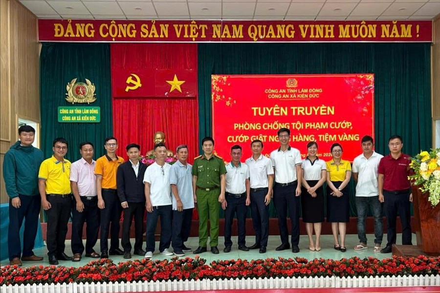 Những “lỗ hổng” an ninh tại các tiệm vàng