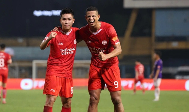 Siêu phẩm của Hữu Thắng giúp Thể Công Viettel hạ Hà Nội FC, chiếm ngôi nhì V-League
