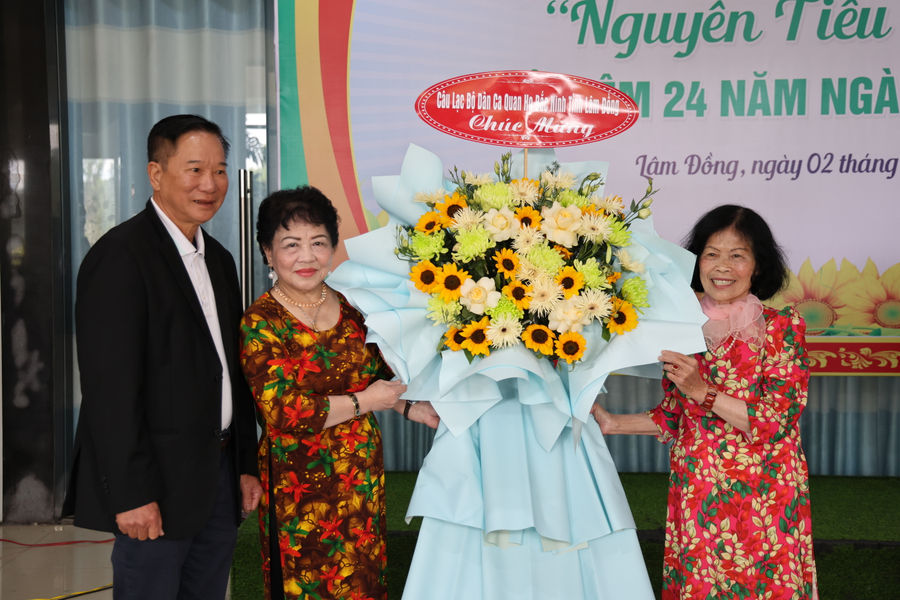 Lâm Đồng tổ chức kỷ niệm 24 năm Ngày Thơ Việt Nam