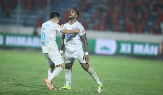 V-League 2025/26: Ninh Bình thua ngược Nam Định, Thể Công Viettel áp sát ngôi đầu