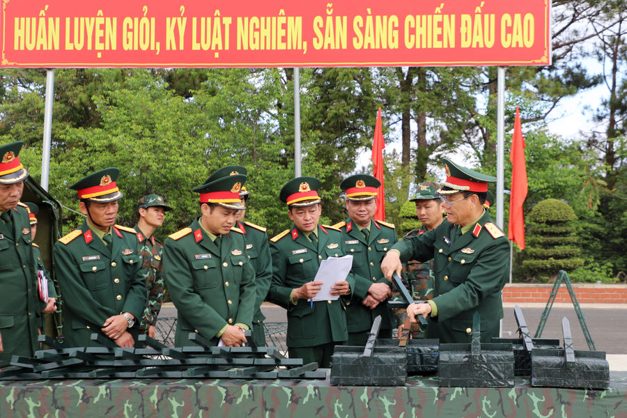 Huấn luyện sát thực tế chiến đấu