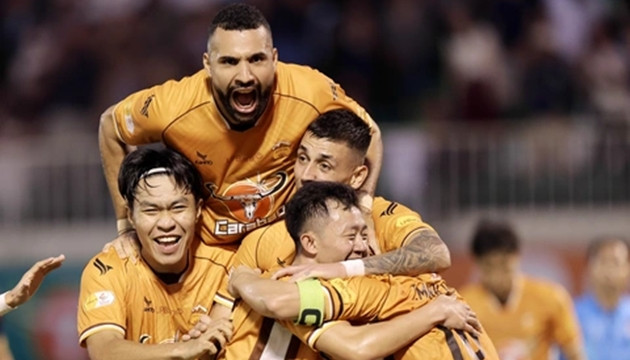 HAGL và cuộc chiến trụ hạng V-League: Đặt cược vào 'những gã khổng lồ' nơi hàng thủ
