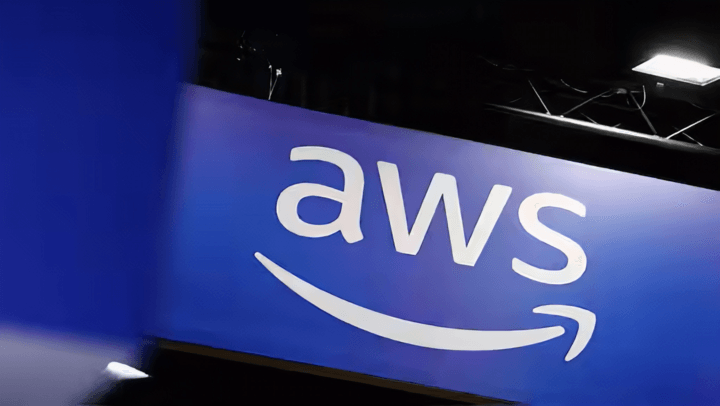 Trung tâm dữ liệu AWS tại UAE bốc cháy do va chạm vật thể lạ gây gián đoạn dịch vụ