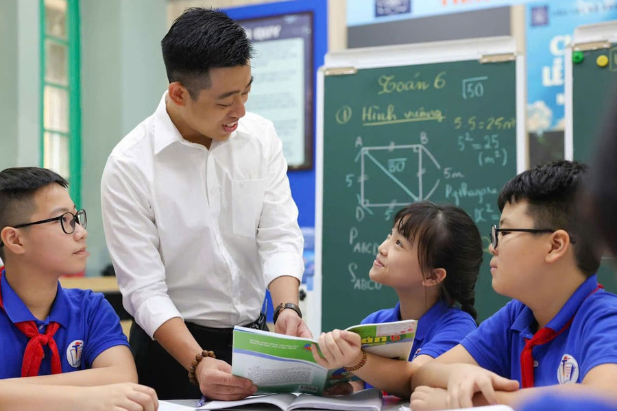 Chuyển sang dạy môn học khác, điều kiện và thủ tục thế nào?