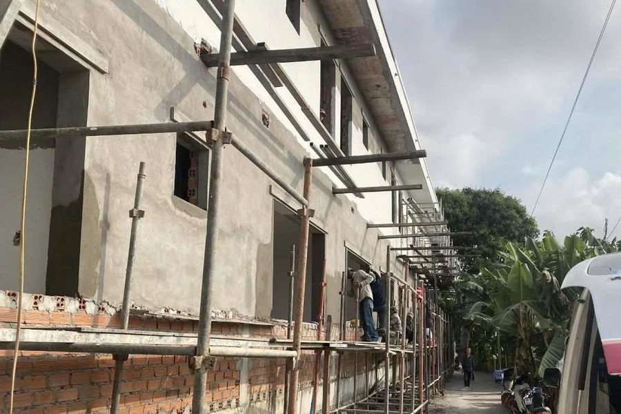 Một người bị thương nặng khi rơi từ giàn giáo công trình ở Hàm Kiệm